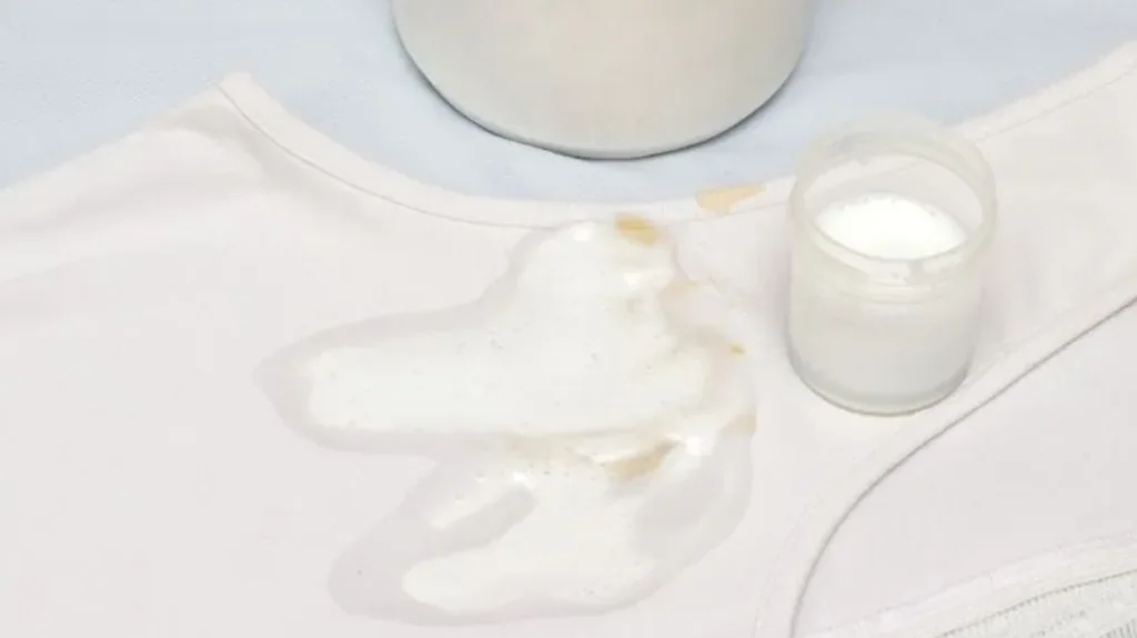 asetonla-camasir-suyu-lekesi-cikar-mi-26 164833